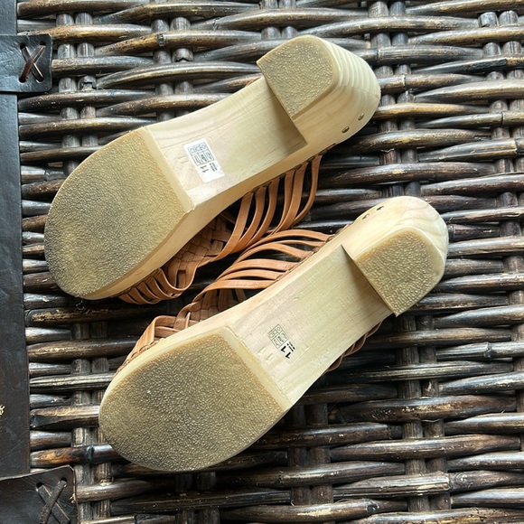 Beek shoe - Picture 2 of 3